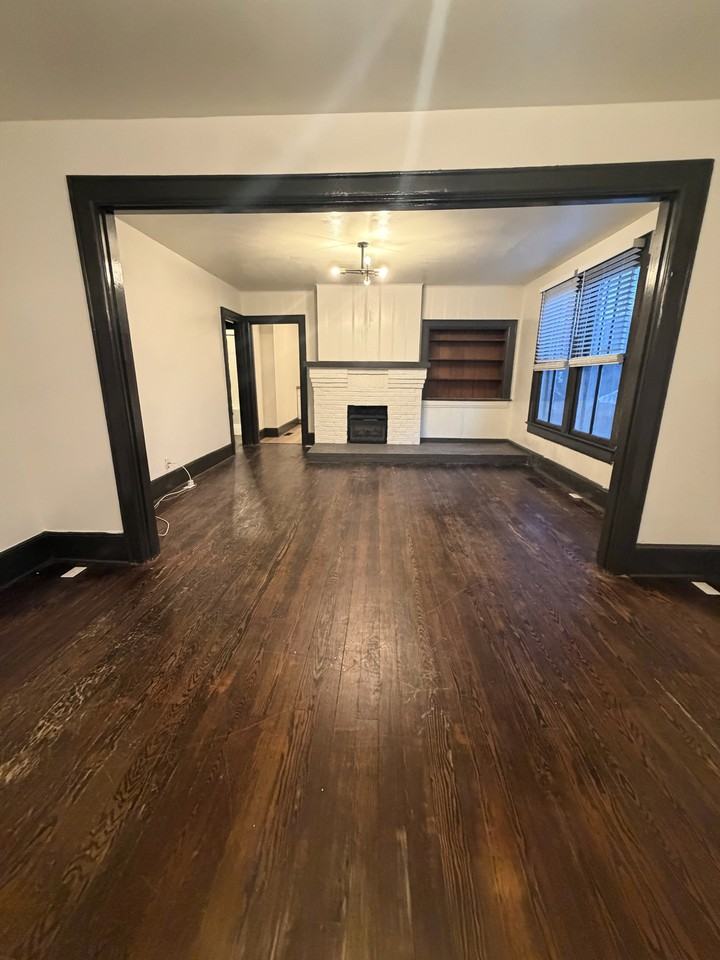 4910 Saint Elmo Ave - Photo 5 of 16