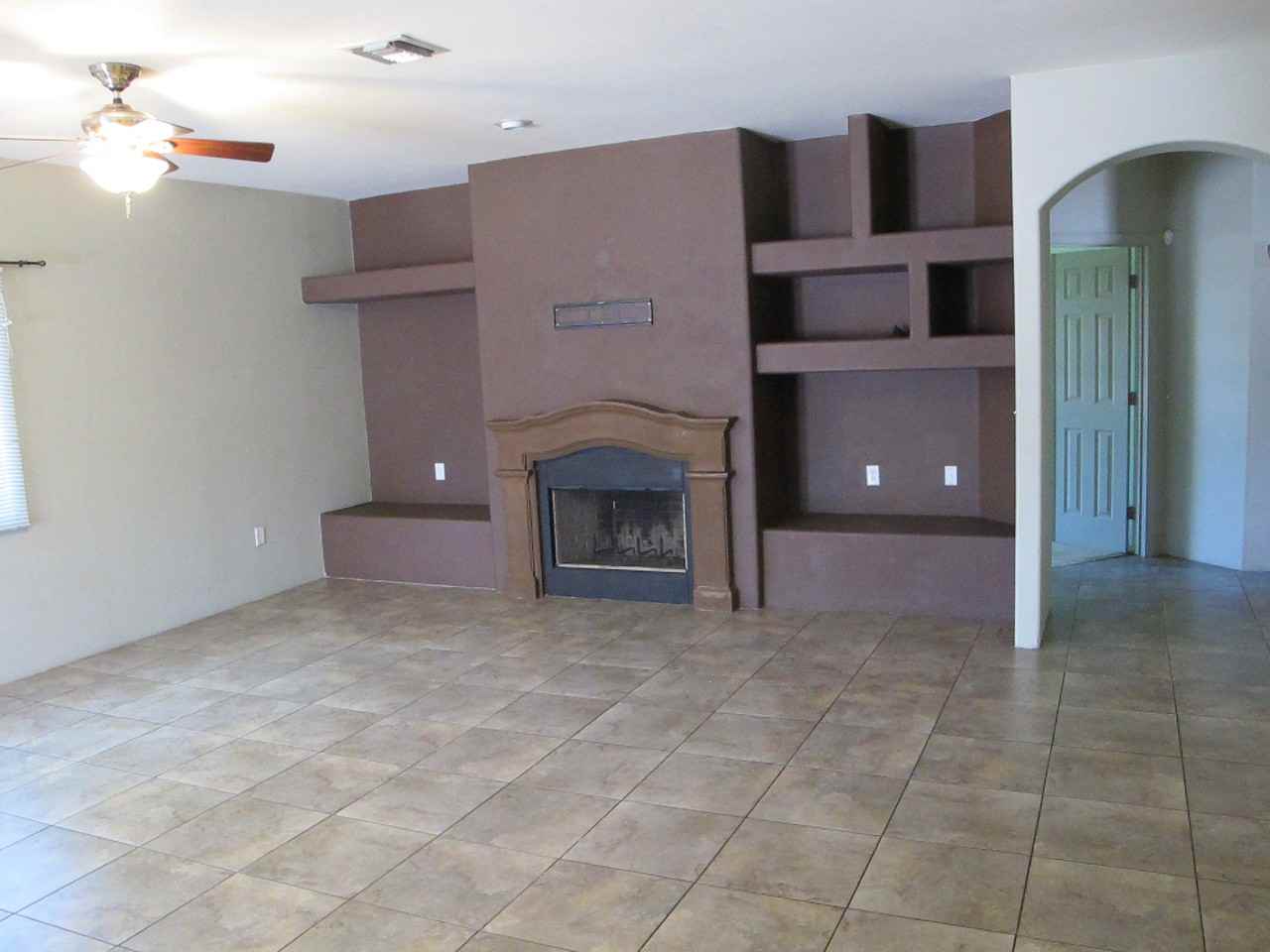 1305 E Linden St #NA - Photo 3 of 31