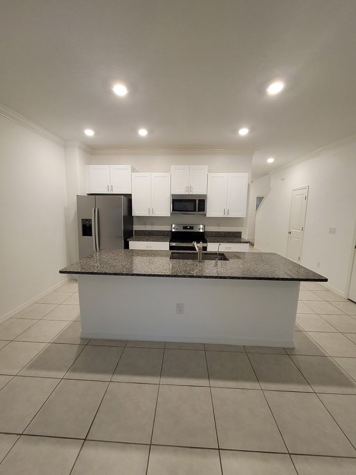 21842 Lyonia Ln #21842 - Photo 3 of 20