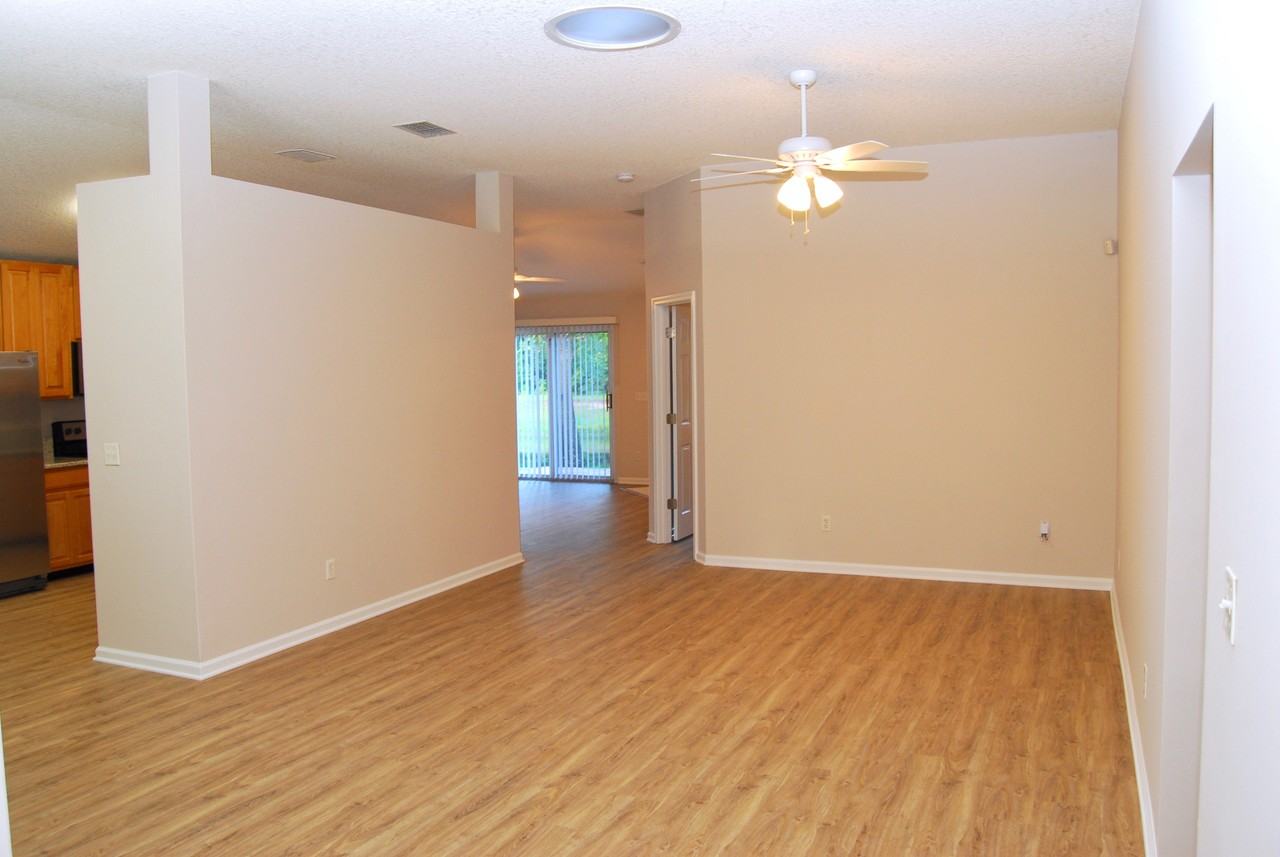 1186 Waterfall Dr #NA - Photo 3 of 9