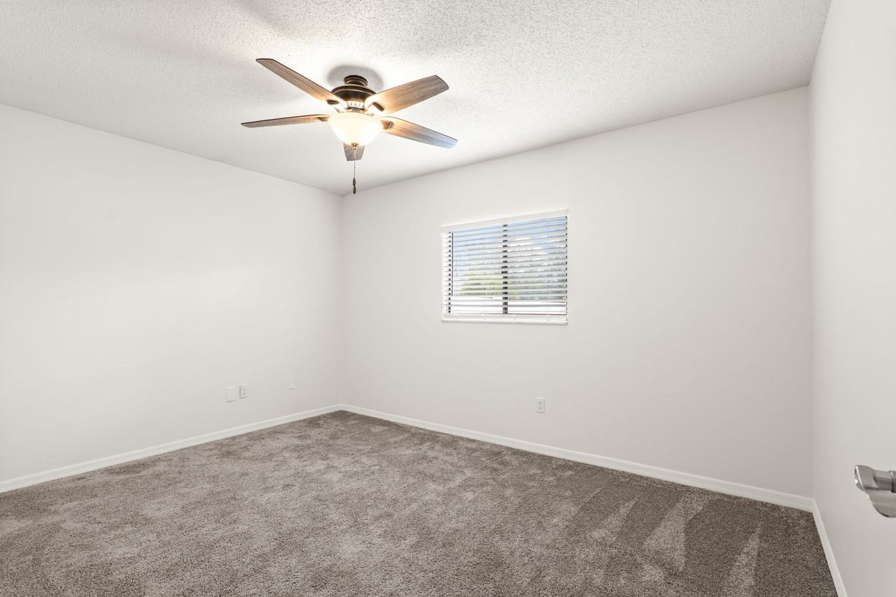 801 Young Ave Nw #NA - Photo 5 of 32