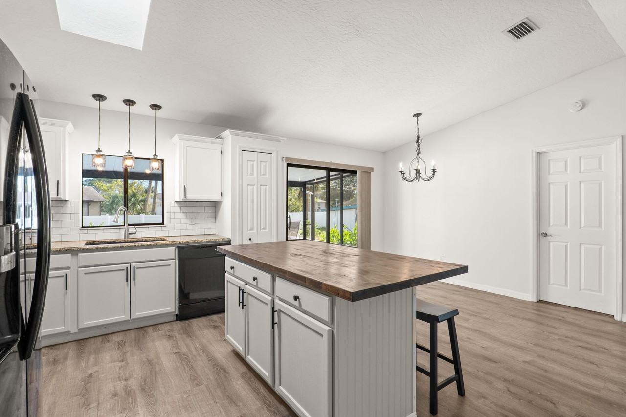 801 Young Ave Nw #NA - Photo 6 of 32