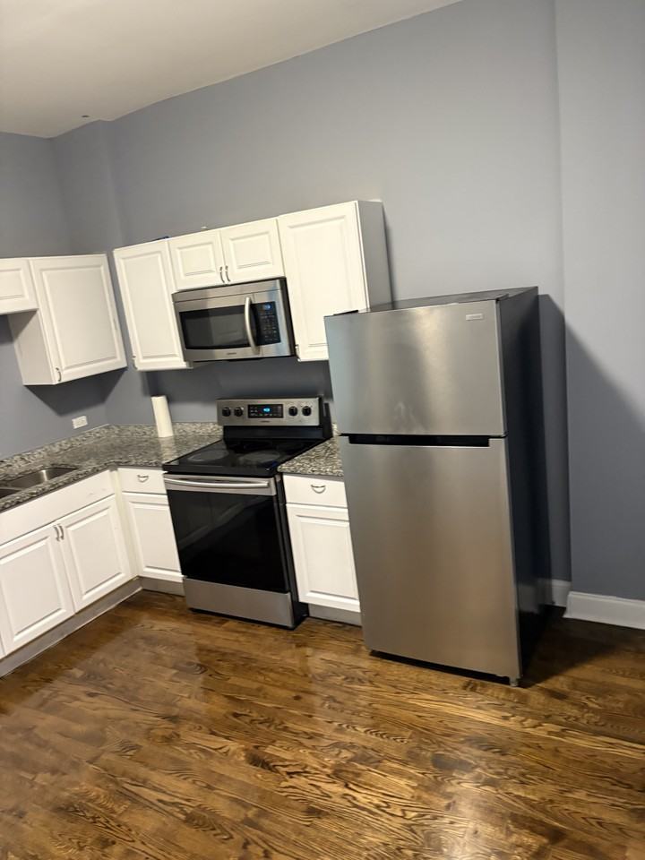 4251 W Jackson Blvd #NA - Photo 5 of 10