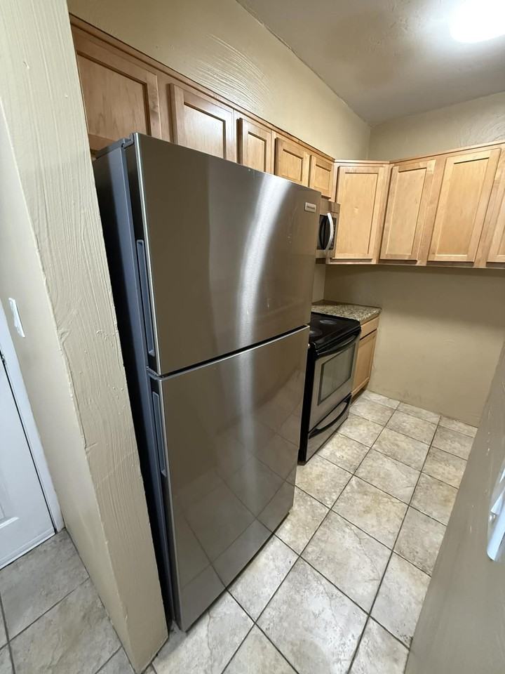 931 N Euclid Ave #1 - Photo 2 of 25