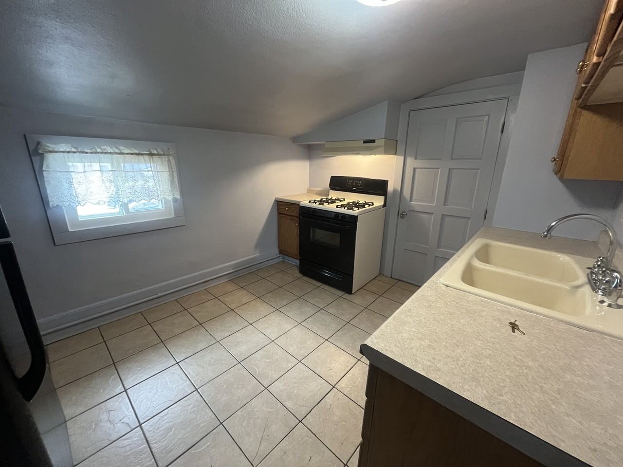 618 N 9th St #618A - Photo 3 of 13