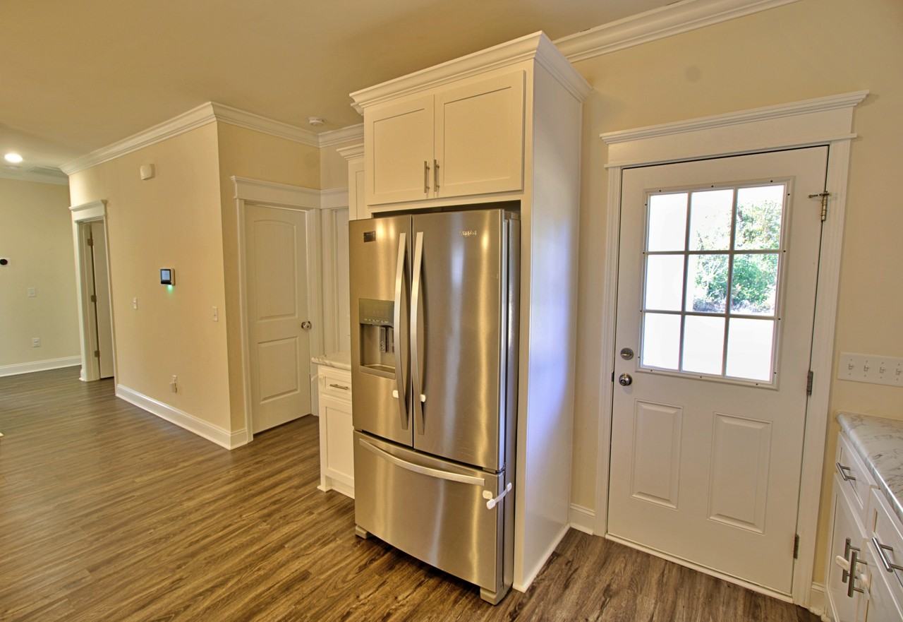 455 Bluff Rd #1 - Photo 7 of 23