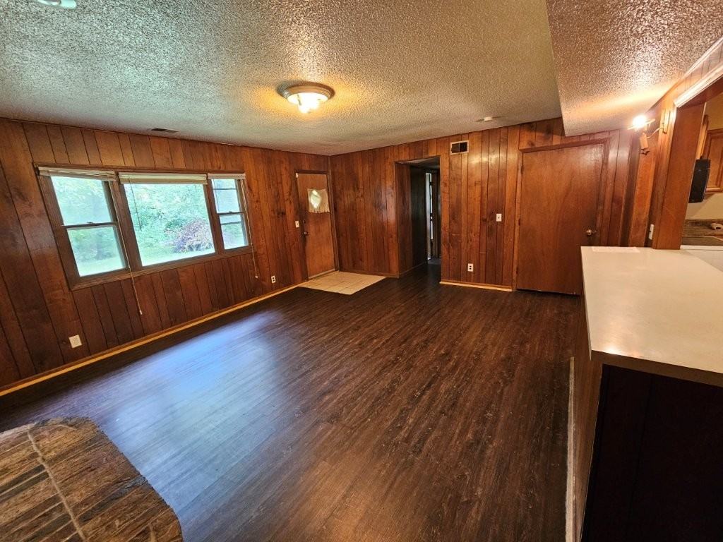 10719 Newton Ave - Photo 7 of 16