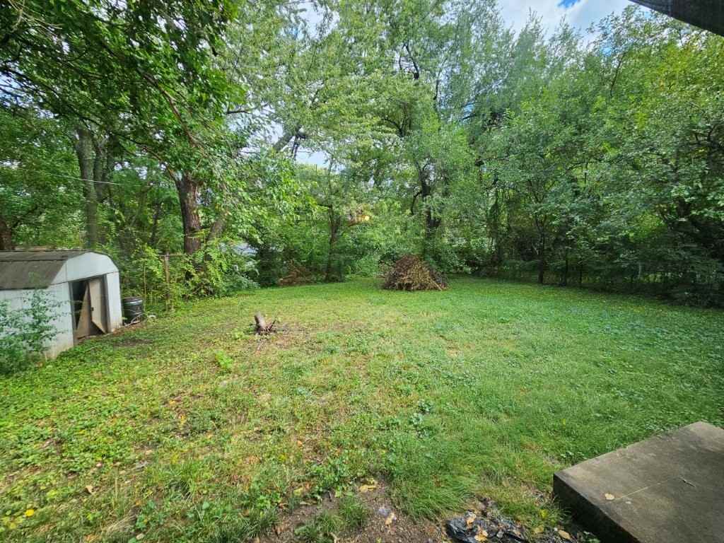 10719 Newton Ave - Photo 3 of 16