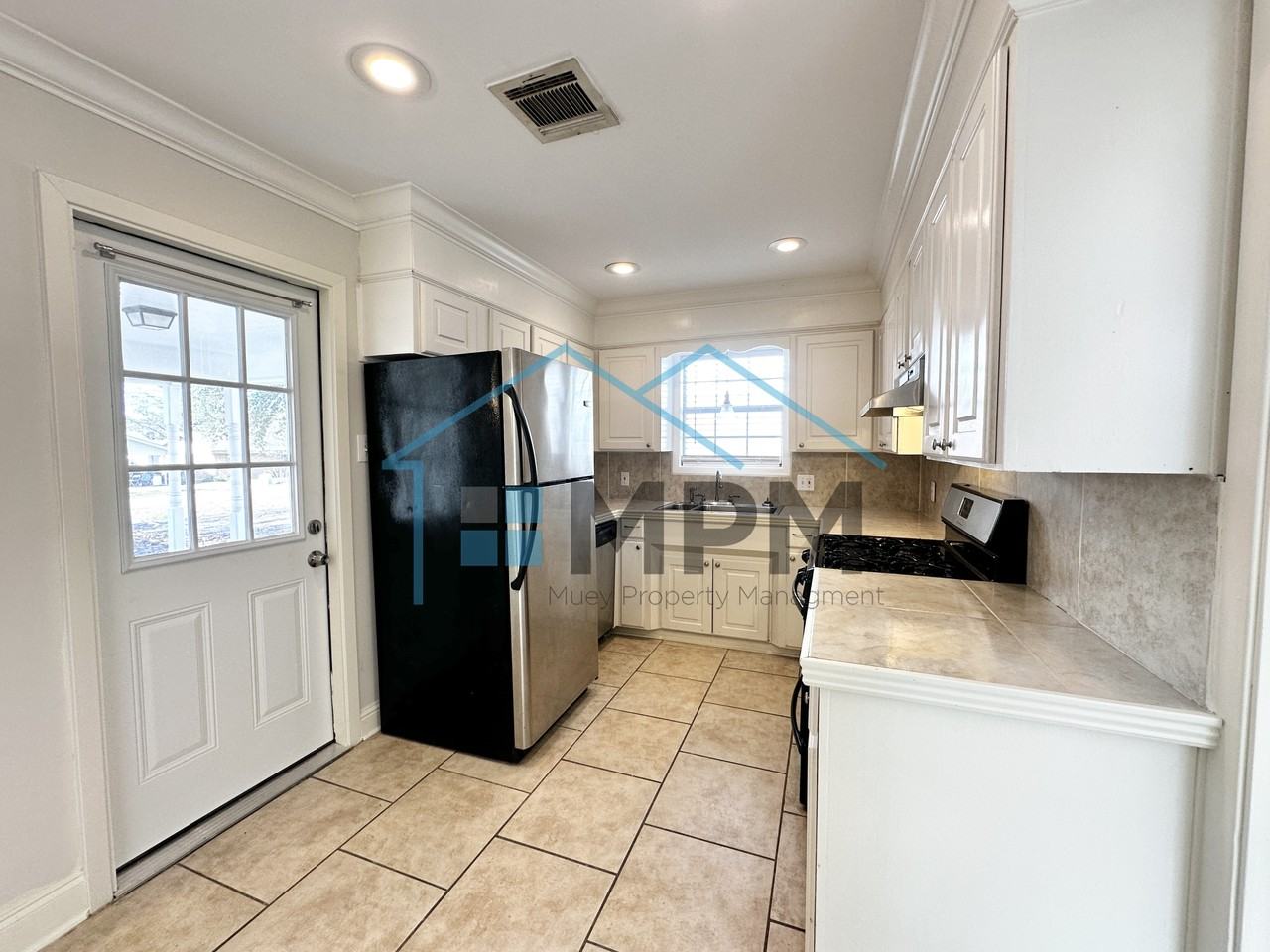 117 Paula Dr #1 - Photo 3 of 10