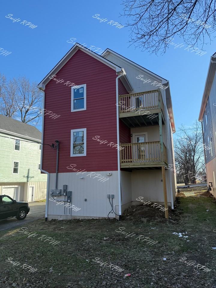 1036 Oakland Ave #1 - Photo 3 of 21