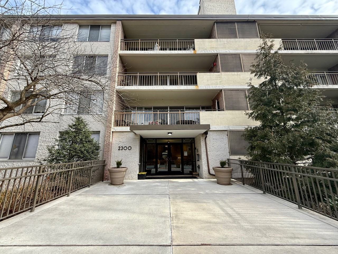 2300 Riddle Ave #208 - Photo 2 of 25