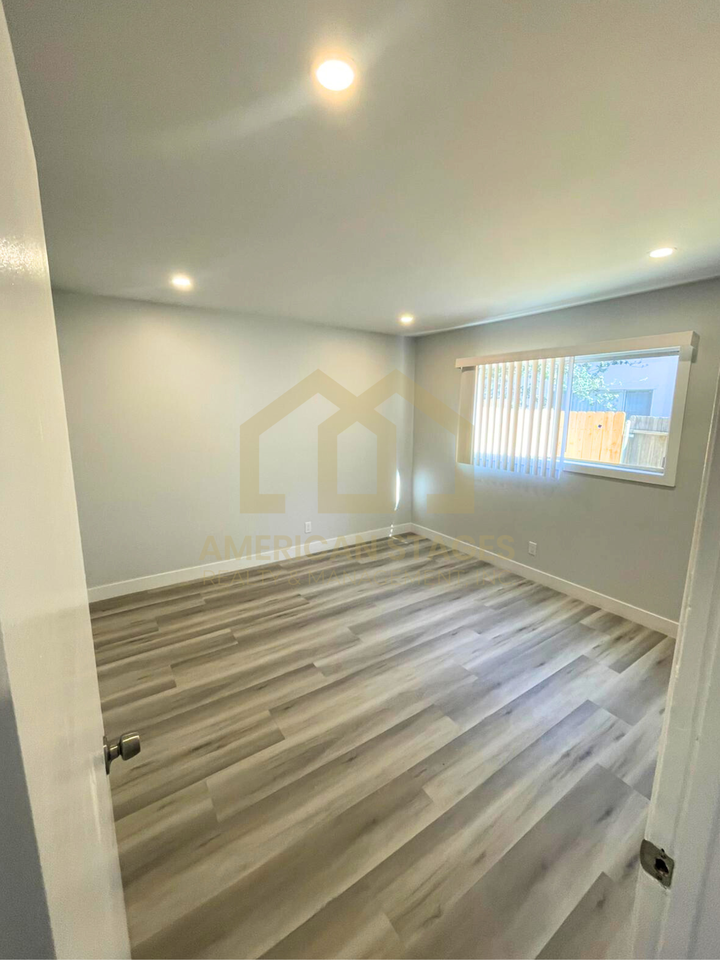 716 N G St #7 - Photo 7 of 10