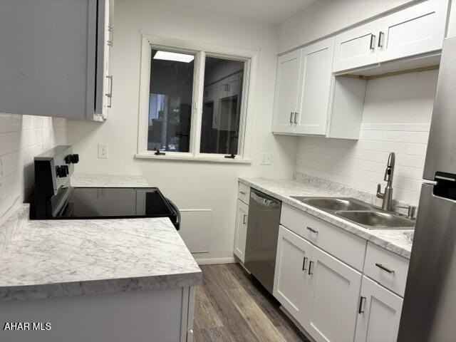 2120 Pineview Dr - Photo 2 of 6