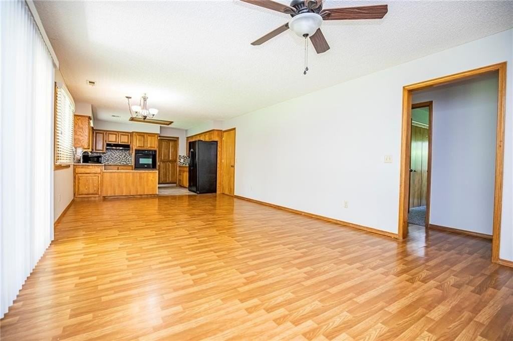 301 Sw C St - Photo 2 of 24