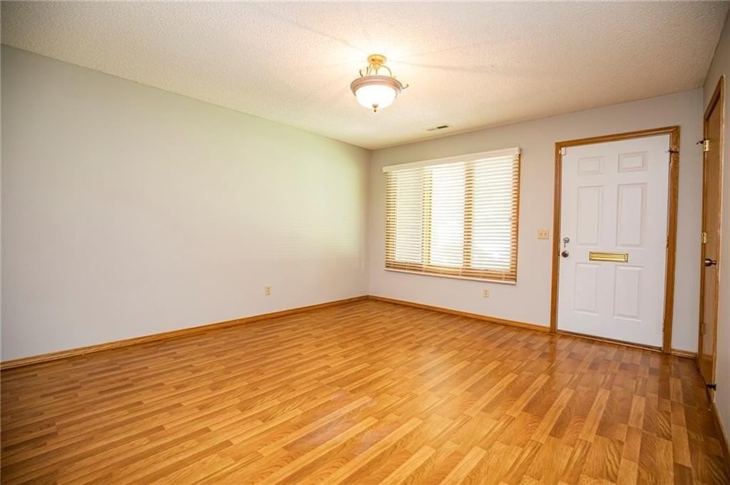 301 Sw C St - Photo 6 of 24