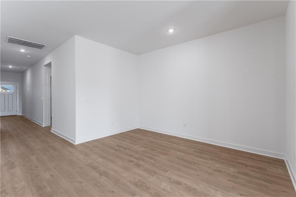 103 S Maroon Ave - Photo 6 of 22