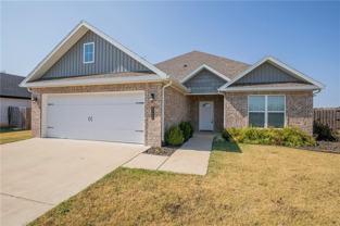 1013 Estes Dr - Photo 1 of 1