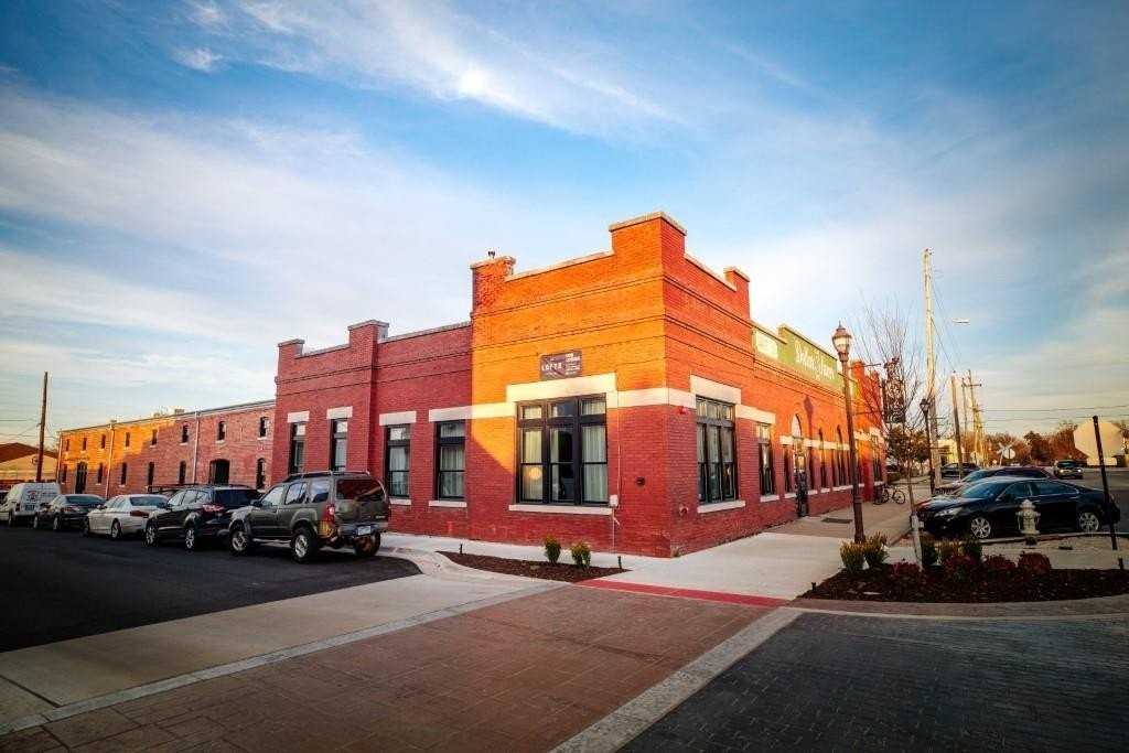 101 E Walnut St #211 - Photo 2 of 20