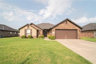 704 Sw Cabriolet St - Photo 1 of 1