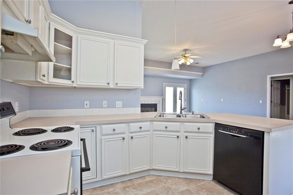 281 Stein St - Photo 3 of 22