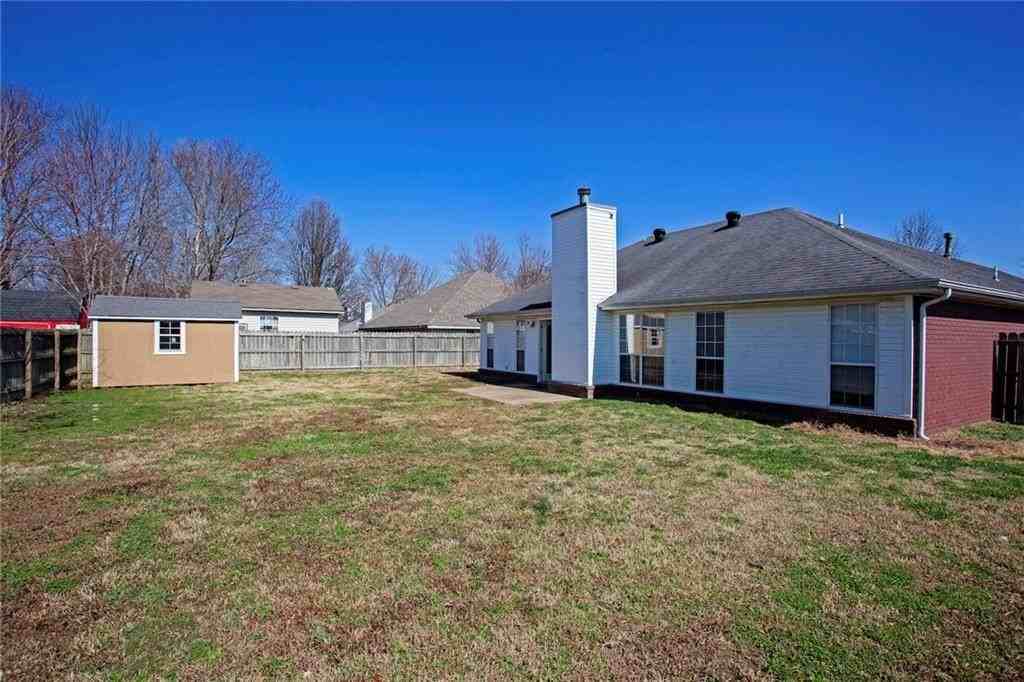 281 Stein St - Photo 4 of 22