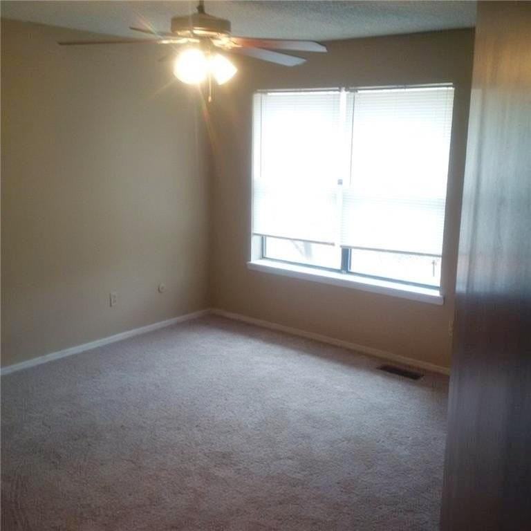 2049 N East Oaks Dr - Photo 7 of 10