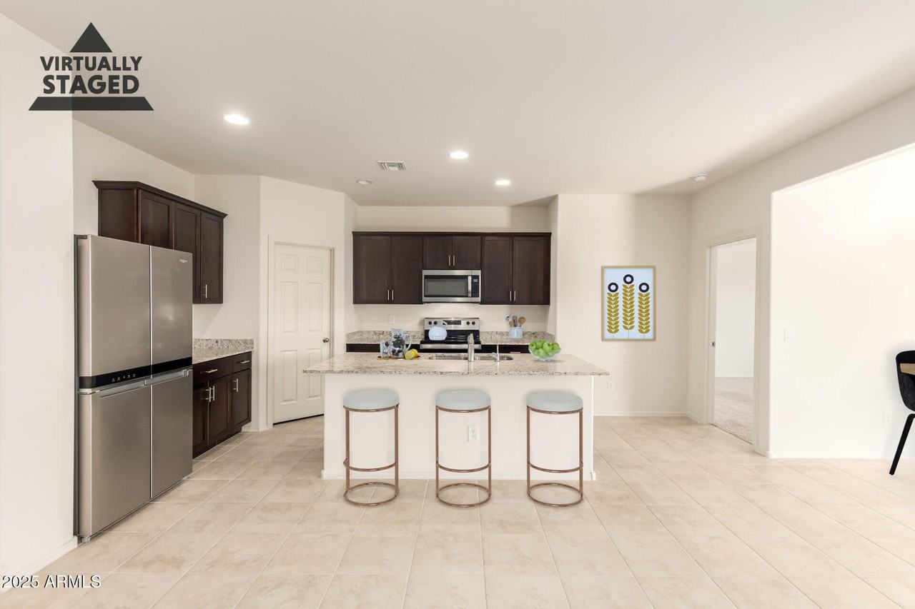 4839 S 111th Dr - Photo 4 of 50