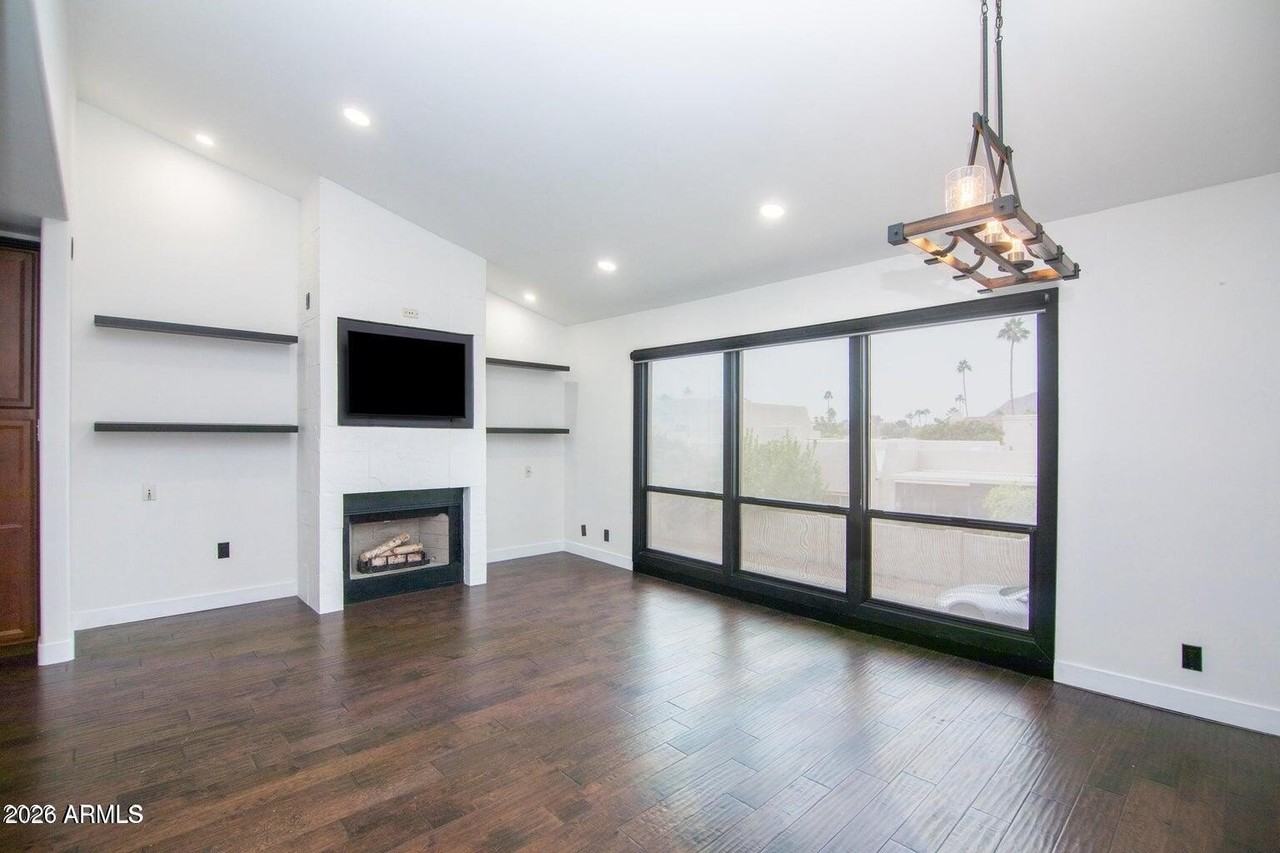 5621 N 79th St Unit 5 #5 - Photo 7 of 27