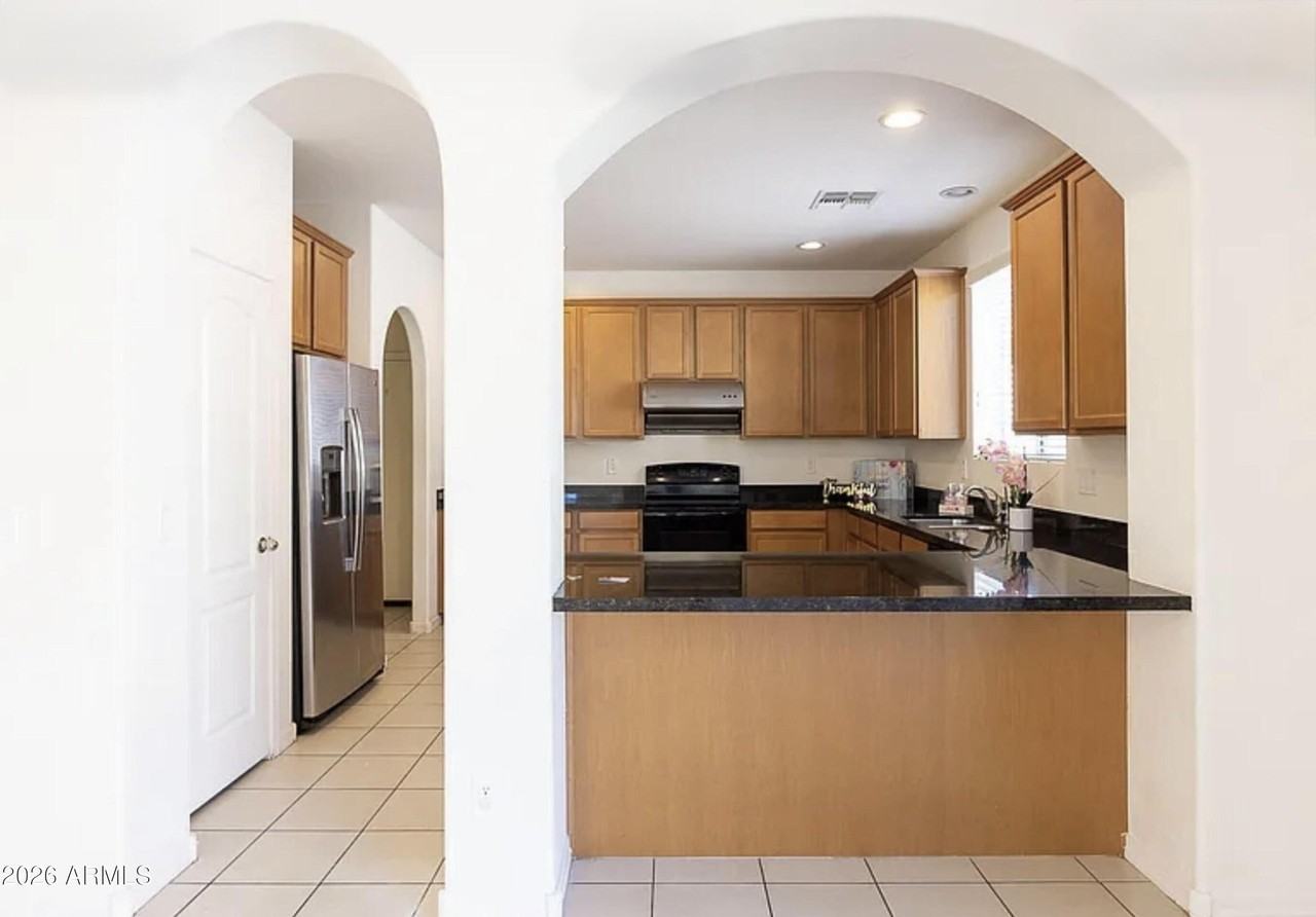 3701 E Hans Dr - Photo 4 of 12