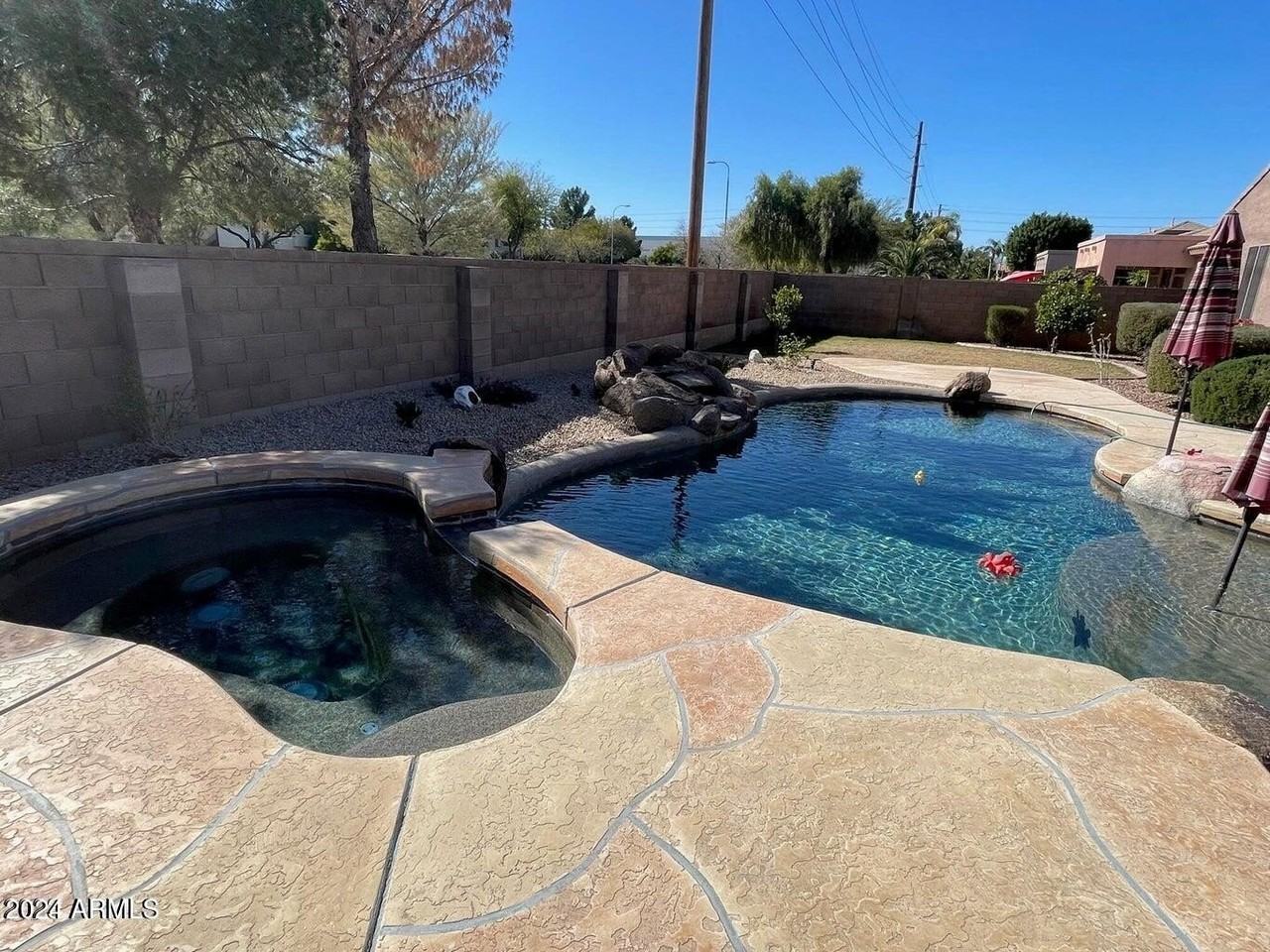 2421 W Marlin Dr - Photo 5 of 21