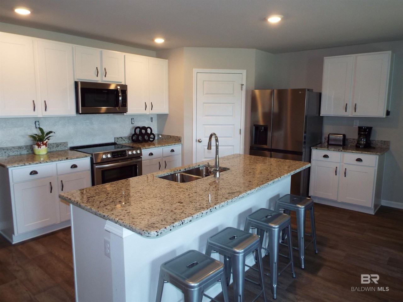 23333 Shadowridge Dr - Photo 5 of 21