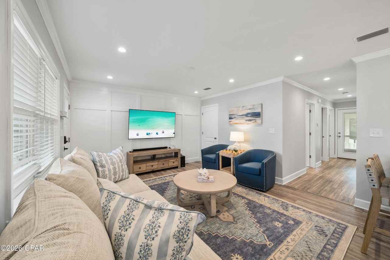 121 Lakeside Cir Unit B #B