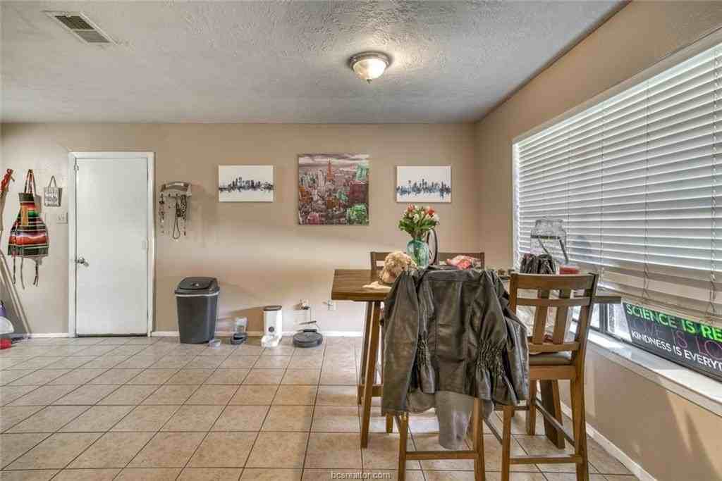 1106 Taurus Cir - Photo 3 of 15