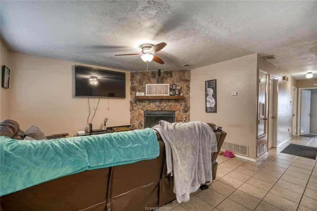 1106 Taurus Cir - Photo 4 of 15