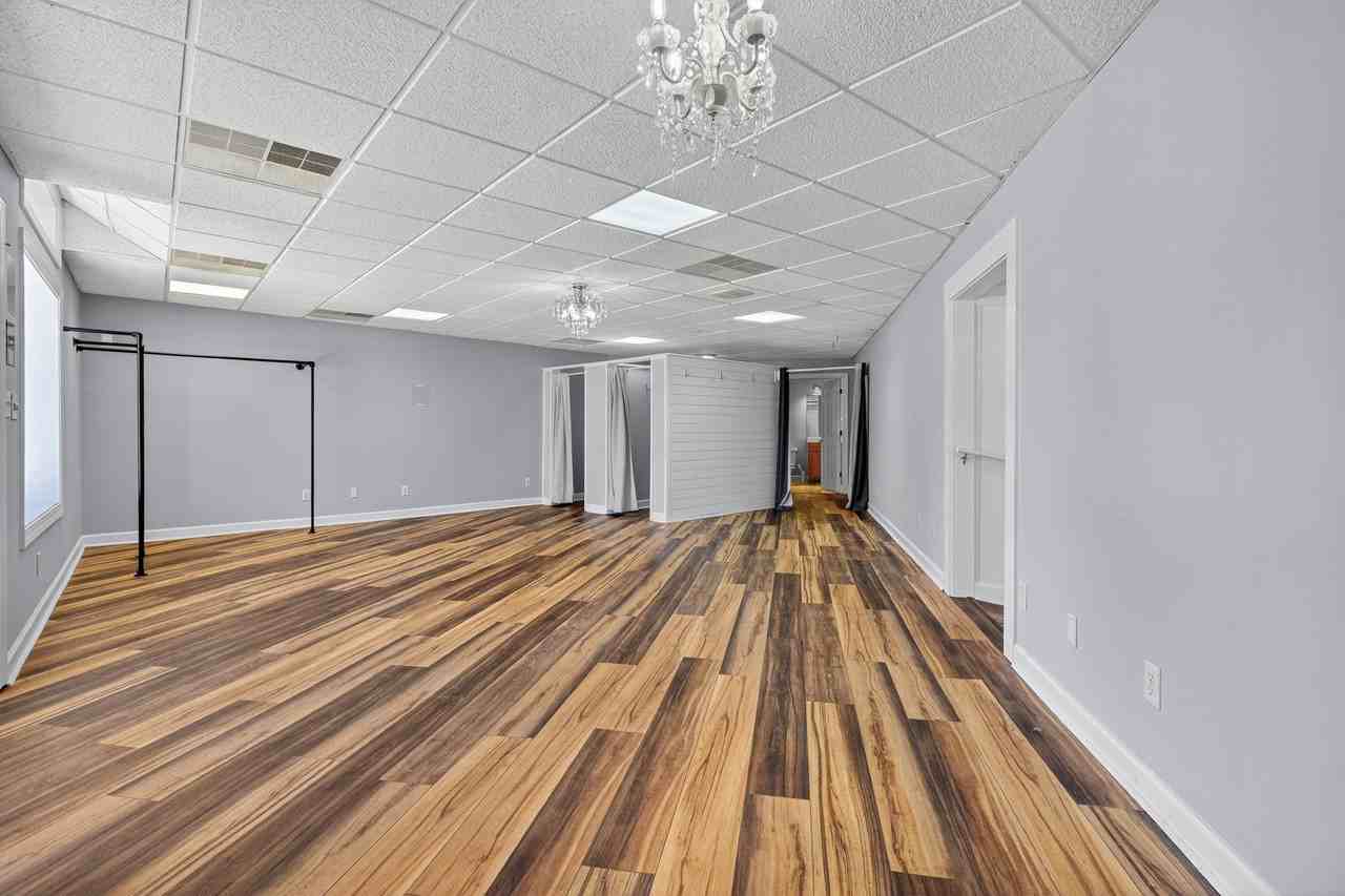 623 Hancock St #1 - Photo 3 of 50