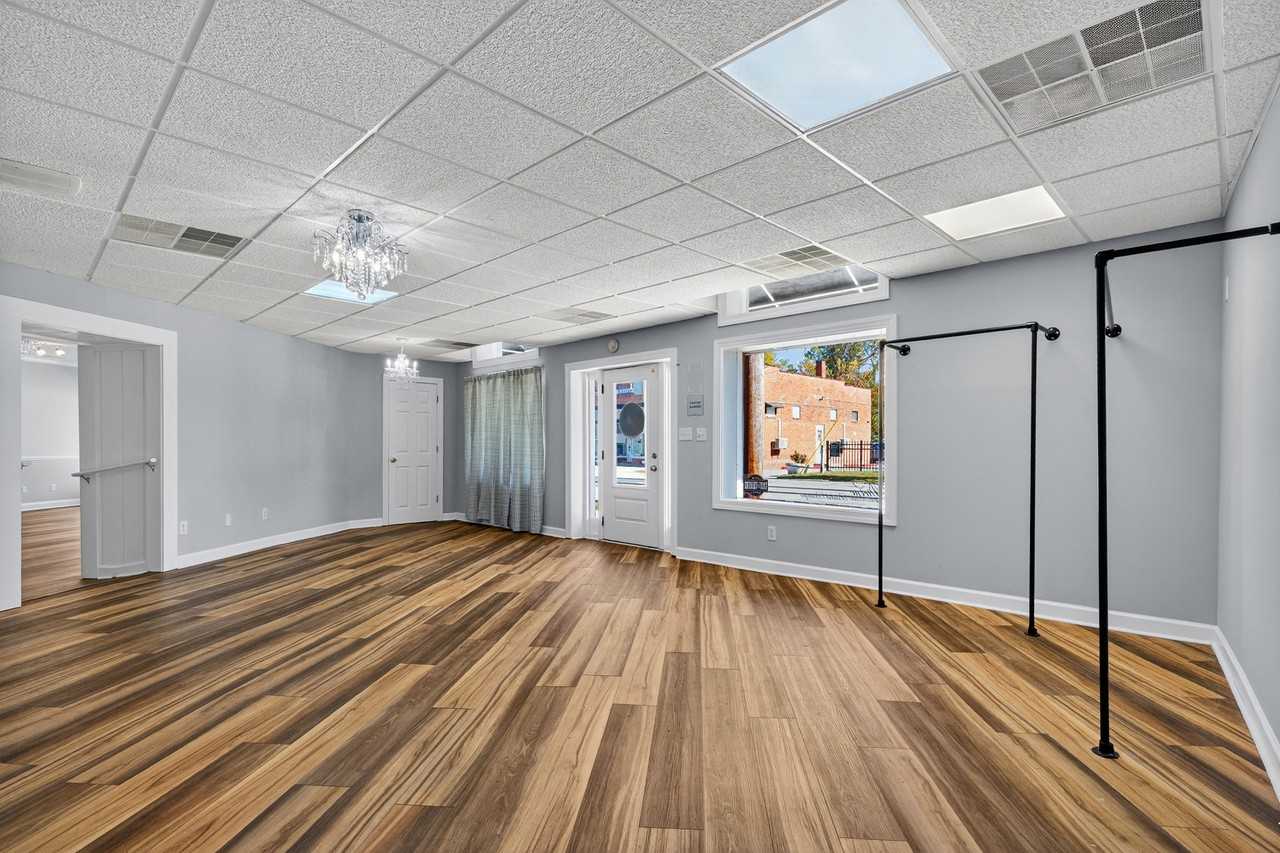 623 Hancock St #1 - Photo 7 of 50