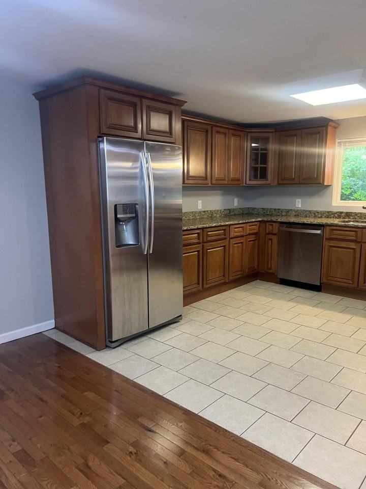 132 Hogan Rd - Photo 3 of 16