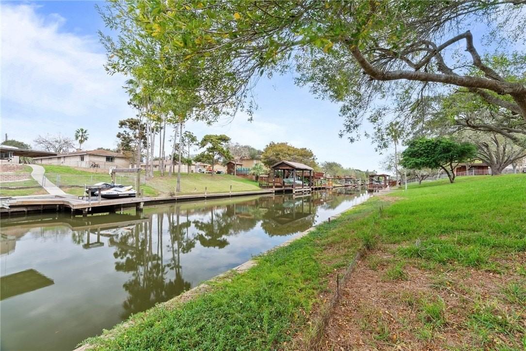 3414 Tahiti Dr - Photo 3 of 15