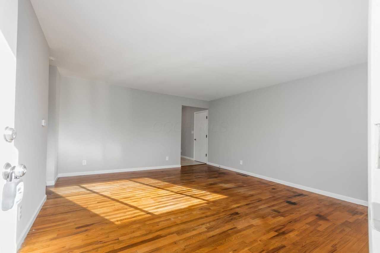 5340 Carolyn Dr - Photo 2 of 16