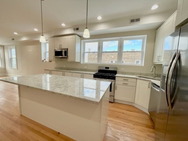 5506 N Glenwood Ave #2 - Photo 3 of 17