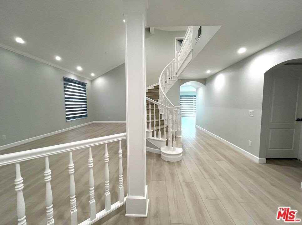 12105 Falcon Crest Way - Photo 2 of 45