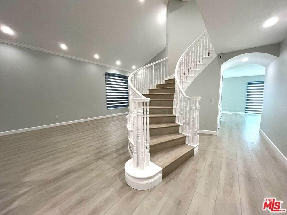 12105 Falcon Crest Way - Photo 3 of 45