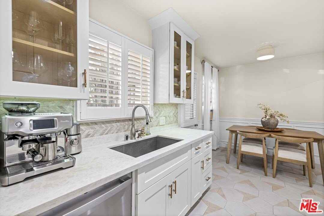 1325 Washington Ave Apt C #C - Photo 7 of 22