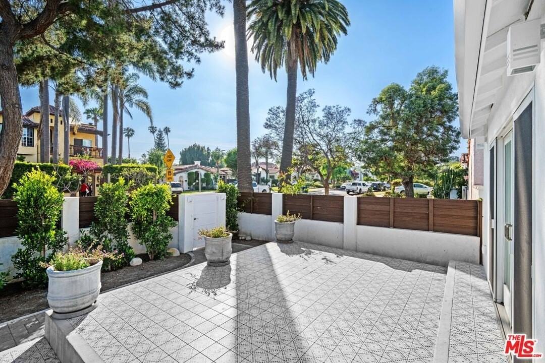 2152 Parnell Ave - Photo 4 of 41