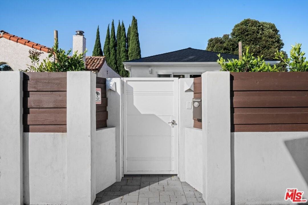 2152 Parnell Ave - Photo 5 of 41