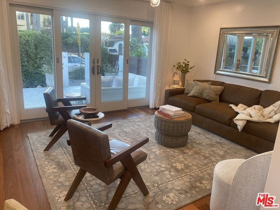 2152 Parnell Ave - Photo 7 of 41