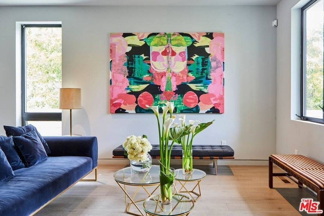 1724 N Sierra Bonita Ave - Photo 4 of 32