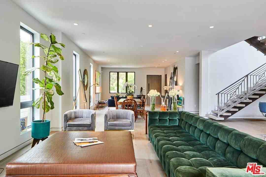 1724 N Sierra Bonita Ave - Photo 5 of 32