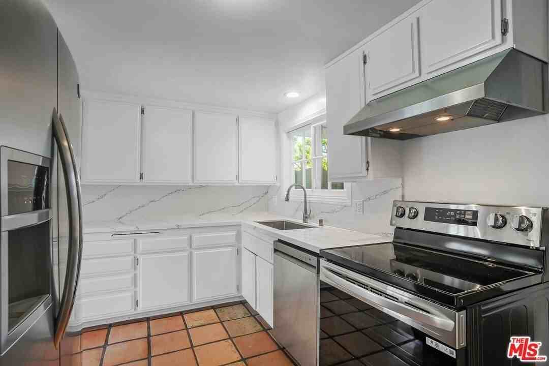 1312 Duende Ln - Photo 7 of 25