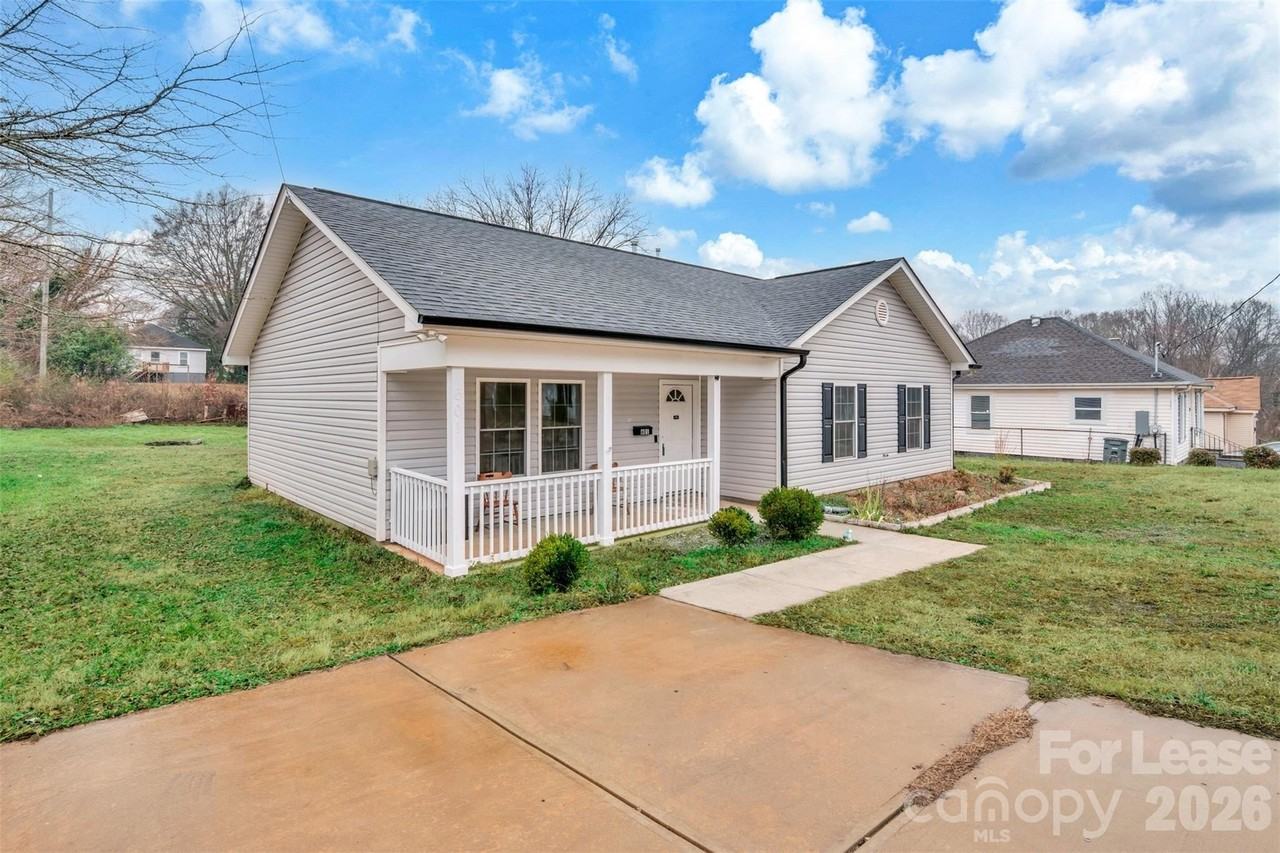 601 N Apple St - Photo 4 of 30